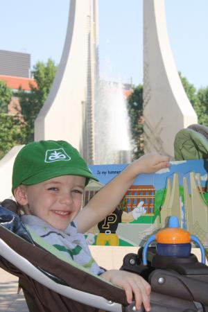 Benjamin at the Fountain